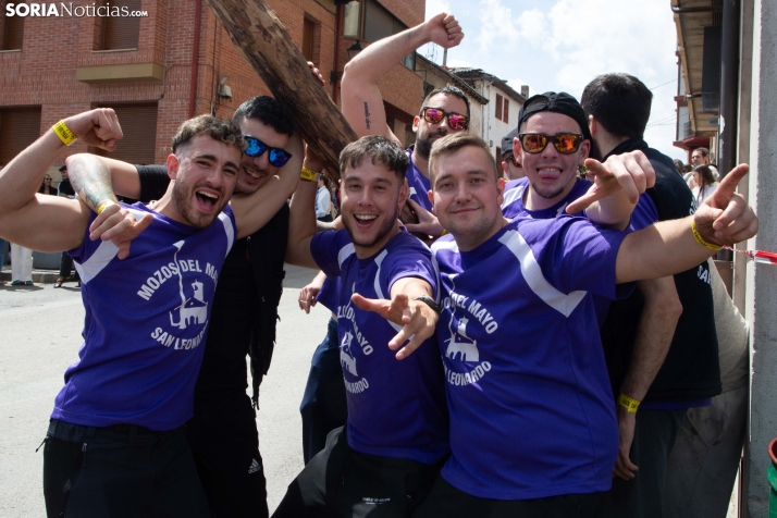 Pingada de Mayo en San Leonardo