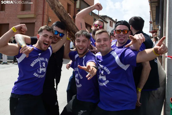 Pingada de Mayo en San Leonardo