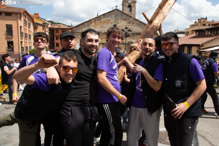 Pingada de Mayo en San Leonardo