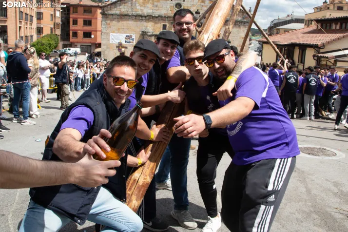 Pingada de Mayo en San Leonardo