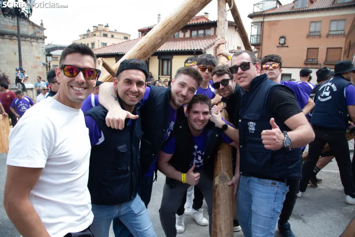 Pingada de Mayo en San Leonardo