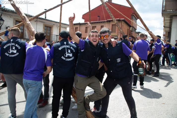 Pingada de Mayo en San Leonardo