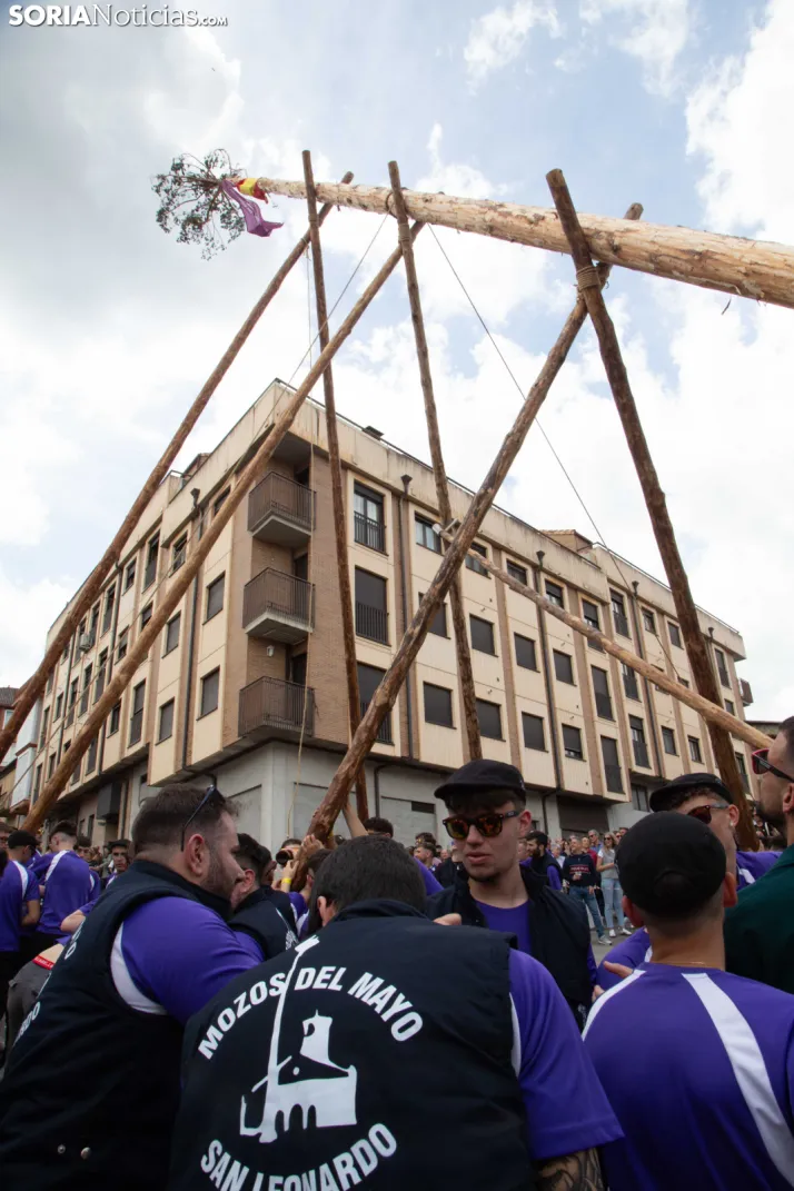 Pingada de Mayo en San Leonardo