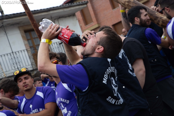 Pingada de Mayo en San Leonardo