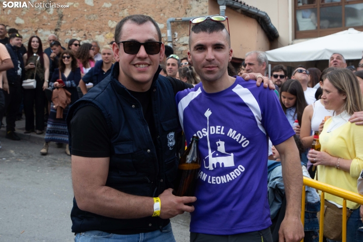 Pingada de Mayo en San Leonardo