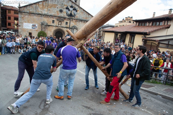 Pingada de Mayo en San Leonardo
