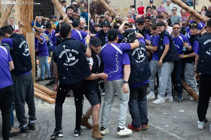 Pingada de Mayo en San Leonardo