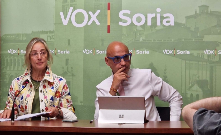 Vox denuncia sobrecostes en la basura y la terminal de camiones