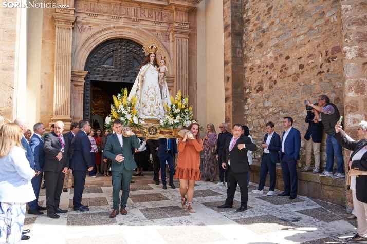En im&aacute;genes: &Oacute;lvega cumple con la tradici&oacute;n y celebra la romer&iacute;a de la Virgen de O