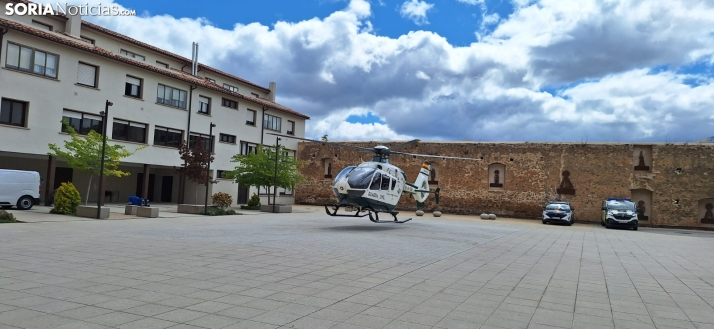 &Aacute;greda rinde tributo a la Guardia Civil por su 182&ordm; aniversario: desfile y despliegue a&eacute;reo