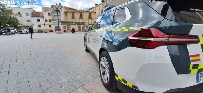 &Aacute;greda rinde tributo a la Guardia Civil por su 182&ordm; aniversario: desfile y despliegue a&eacute;reo