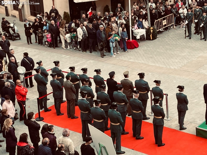 &Aacute;greda rinde tributo a la Guardia Civil por su 182&ordm; aniversario: desfile y despliegue a&eacute;reo