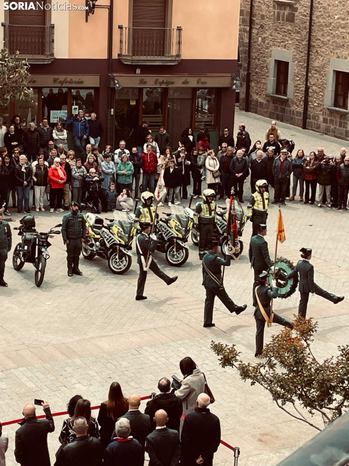 &Aacute;greda rinde tributo a la Guardia Civil por su 182&ordm; aniversario: desfile y despliegue a&eacute;reo