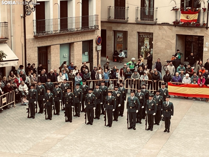 &Aacute;greda rinde tributo a la Guardia Civil por su 182&ordm; aniversario: desfile y despliegue a&eacute;reo