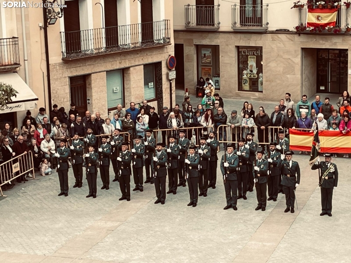 &Aacute;greda rinde tributo a la Guardia Civil por su 182&ordm; aniversario: desfile y despliegue a&eacute;reo