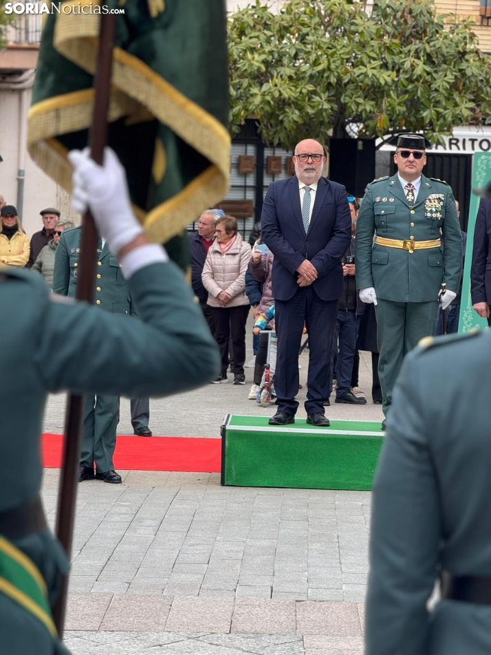 &Aacute;greda rinde tributo a la Guardia Civil por su 182&ordm; aniversario: desfile y despliegue a&eacute;reo