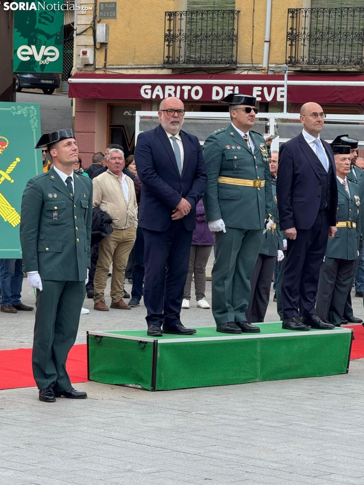 &Aacute;greda rinde tributo a la Guardia Civil por su 182&ordm; aniversario: desfile y despliegue a&eacute;reo