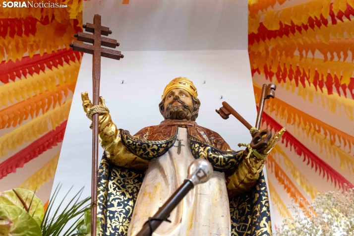 La Cruz y San Pedro./ Viksar Fotografía
