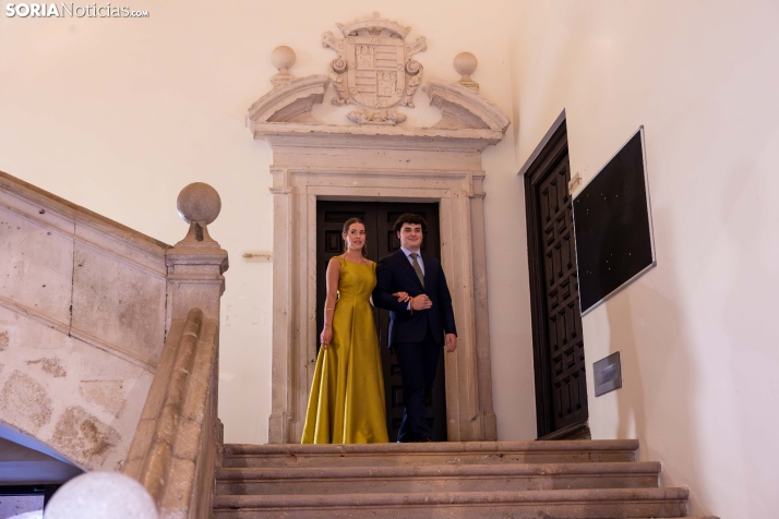 Reina y damas Los Milagros 2026./ Viksar Fotografía