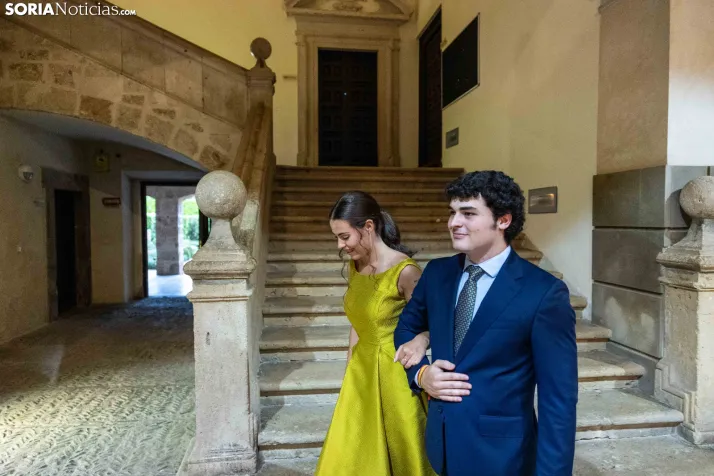 Reina y damas Los Milagros 2026./ Viksar Fotografía