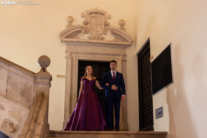 Reina y damas Los Milagros 2026./ Viksar Fotografía