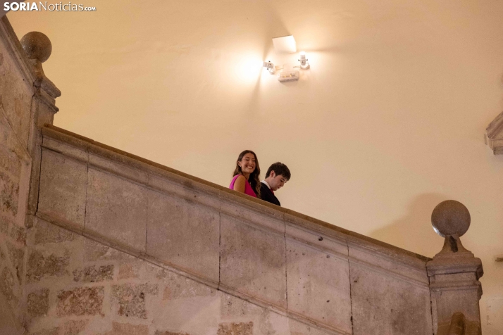 Reina y damas Los Milagros 2026./ Viksar Fotografía