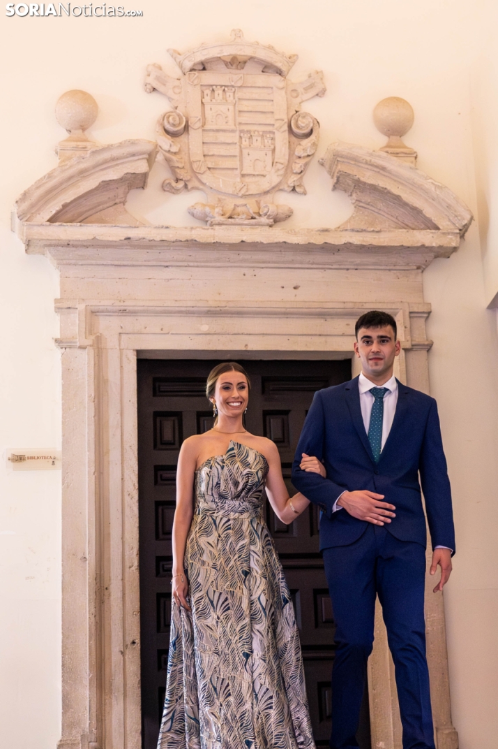 Reina y damas Los Milagros 2026./ Viksar Fotografía