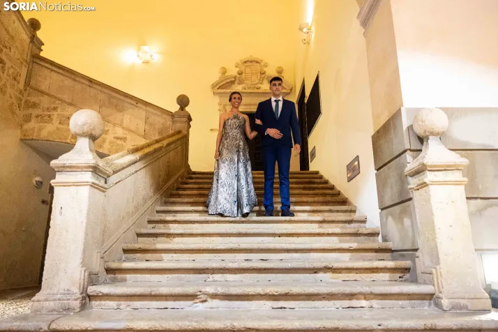Reina y damas Los Milagros 2026./ Viksar Fotografía