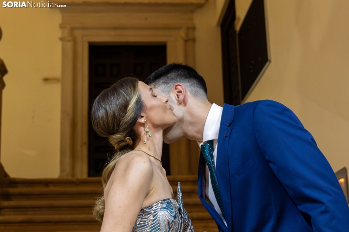 Reina y damas Los Milagros 2026./ Viksar Fotografía