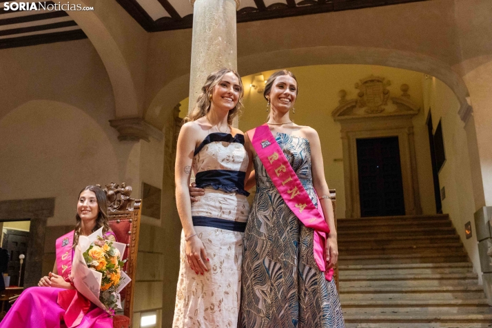 Reina y damas Los Milagros 2026./ Viksar Fotografía
