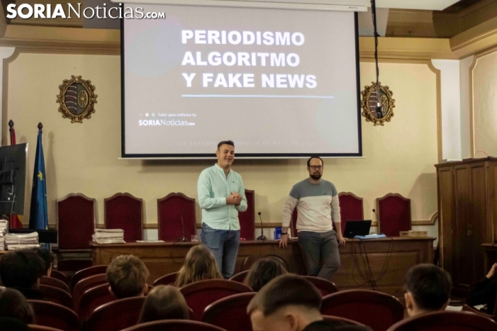 Soria Noticias llega al IES Antonio Machado con una charla sobre periodismo, algoritmo y fake news
