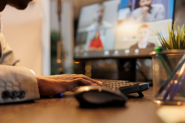 Morir teletrabajando sí puede ser accidente laboral