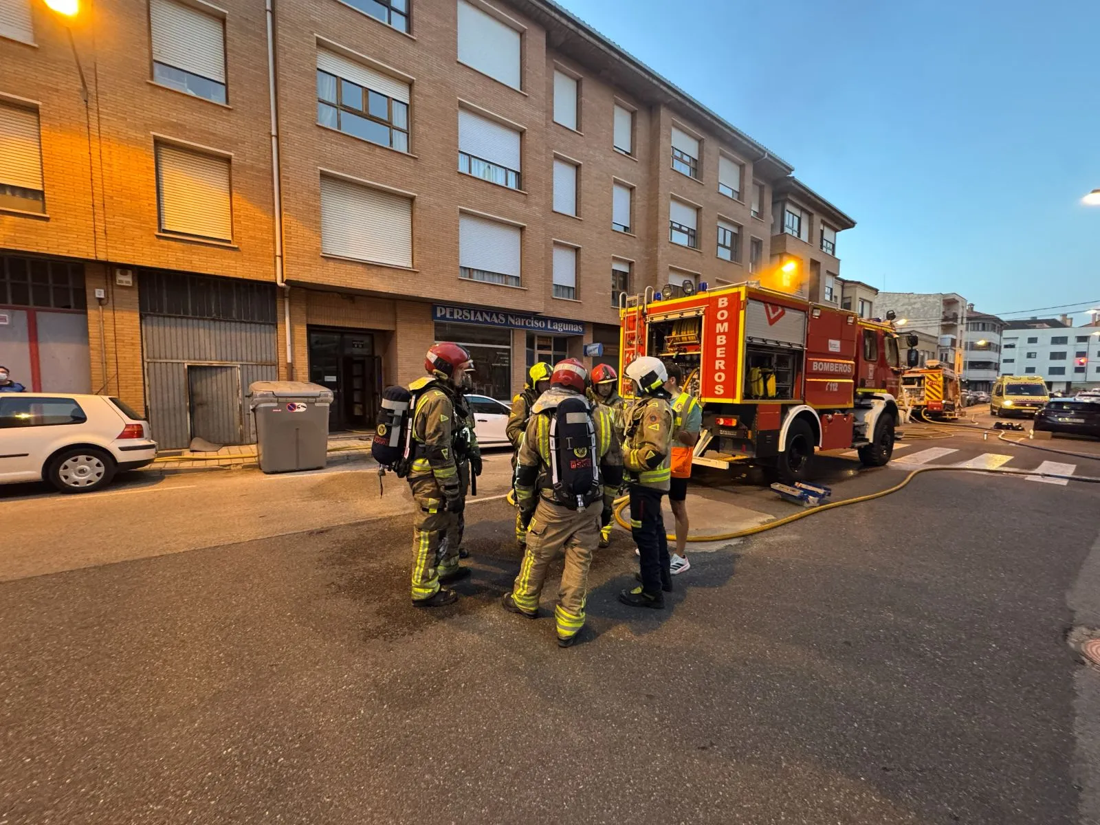 Los bomberos trabajan en la zona. | Ayto. Soria