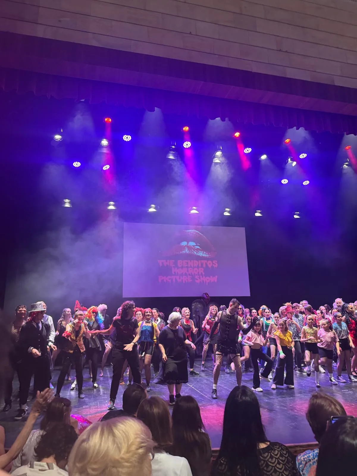 Foto 2 - Bailes latinos y caribe&ntilde;os para dar un empuj&oacute;n a la residencia de ASPACE