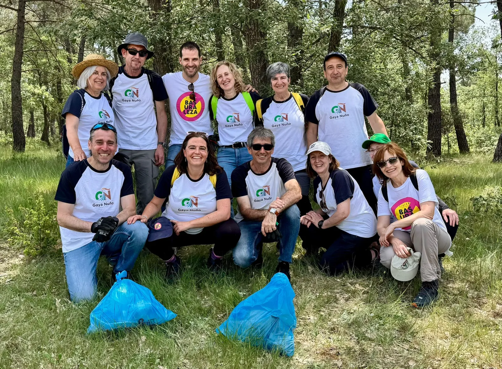 Foto 2 - La Asociaci&oacute;n Gaya Nu&ntilde;o de Tardelcuende retira 93 kilos de basura para prevenir incendios