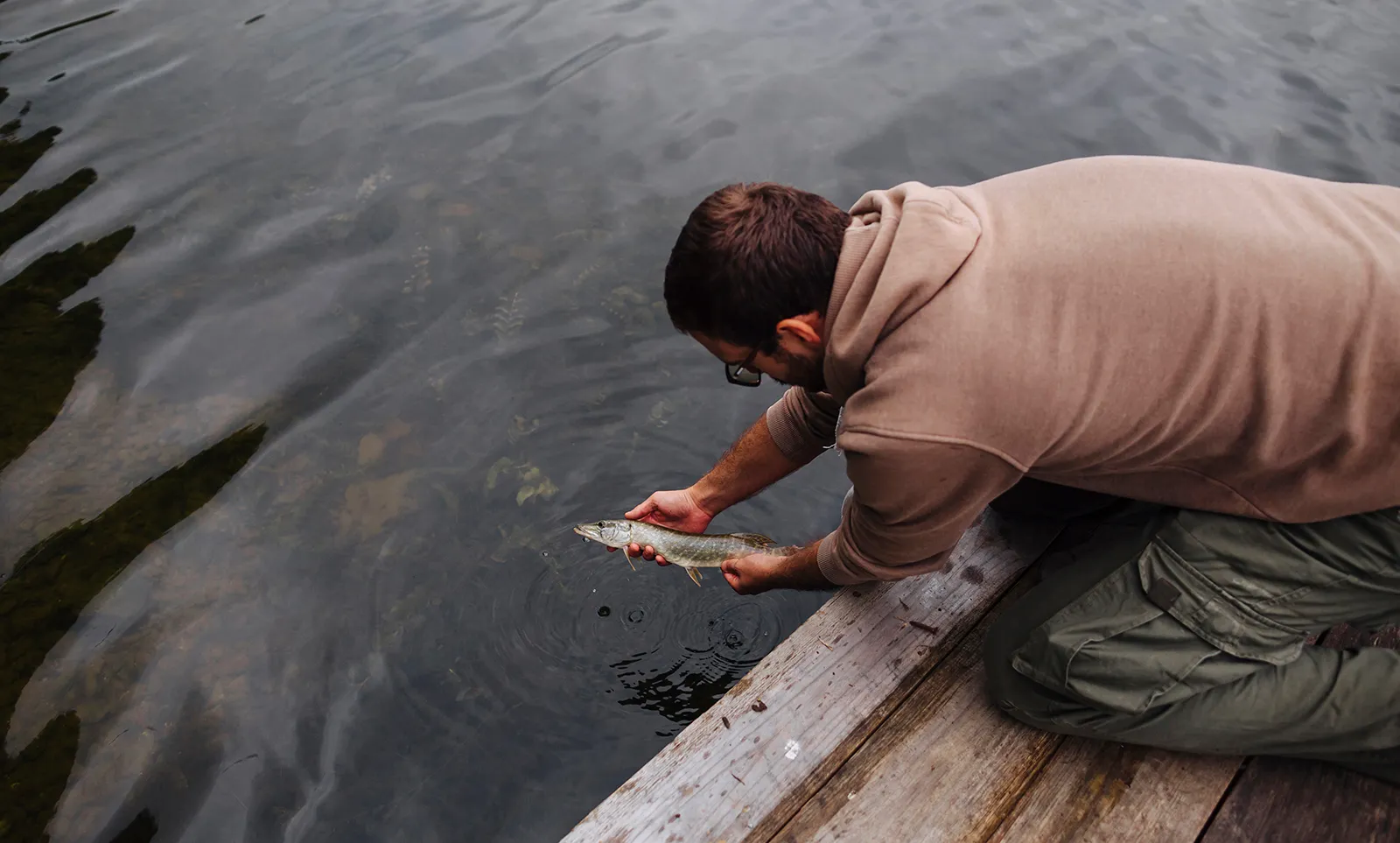 El Campano Soriano promueve la pesca sin muerte en el Ucero