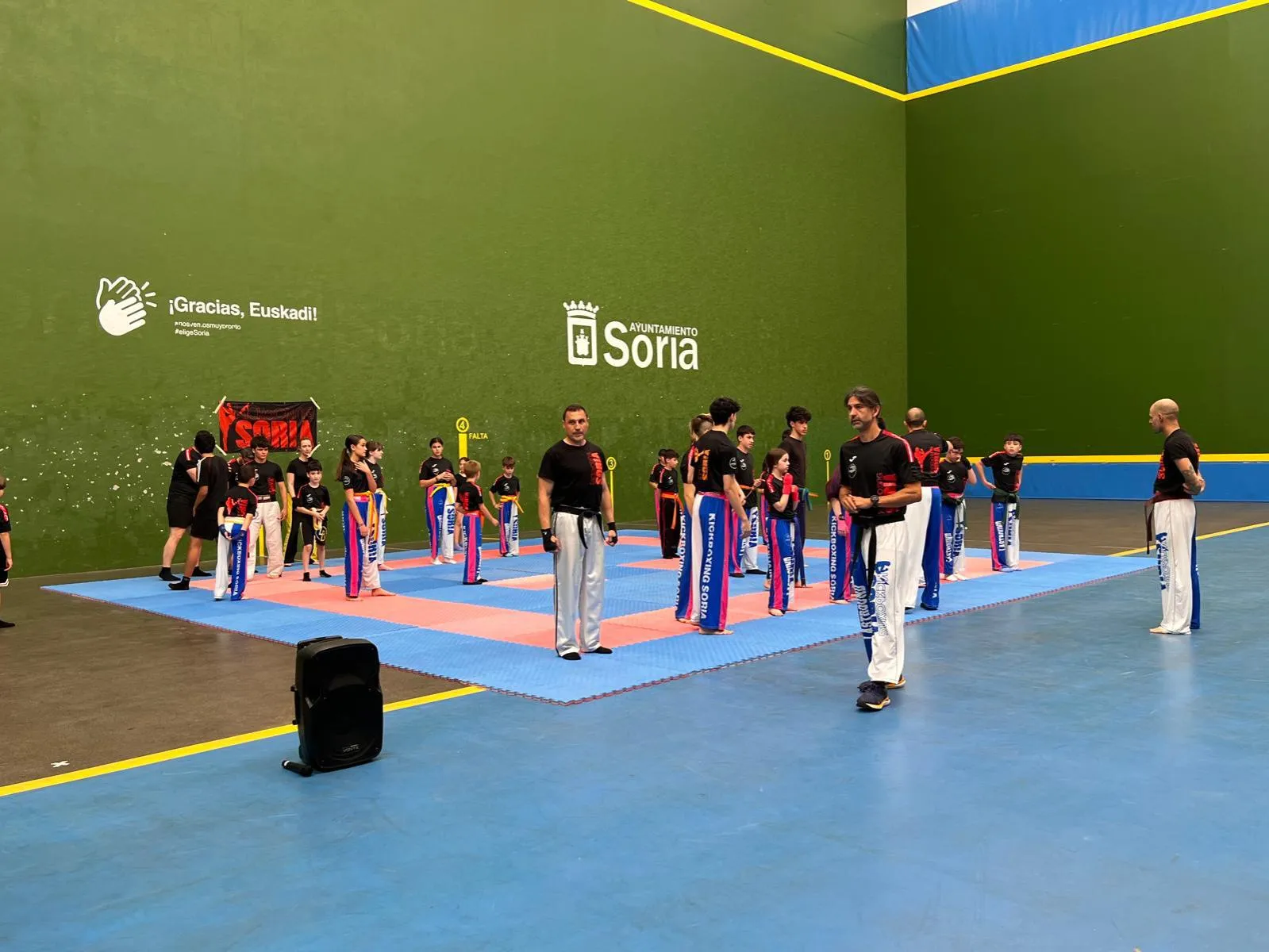 Foto 10 - Los impagos municipales obligan al Kickboxing Soria a reestructurar su escuela