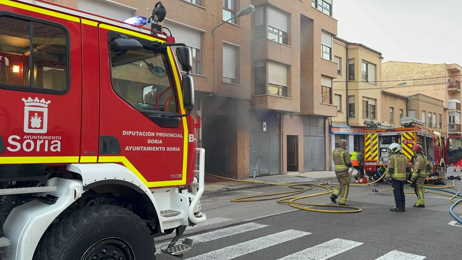 Bomberos trabajando en la zona. | Ayto. Soria