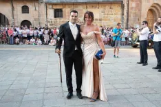 Foto 11 - Del rosa champ&aacute;n al rojo sanjuanero: las juradas convierten la alfombra roja en la primera pasarela de las fiestas