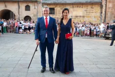 Foto 12 - Del rosa champ&aacute;n al rojo sanjuanero: las juradas convierten la alfombra roja en la primera pasarela de las fiestas