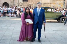 Foto 3 - Del rosa champ&aacute;n al rojo sanjuanero: las juradas convierten la alfombra roja en la primera pasarela de las fiestas