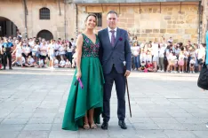 Foto 4 - Del rosa champ&aacute;n al rojo sanjuanero: las juradas convierten la alfombra roja en la primera pasarela de las fiestas