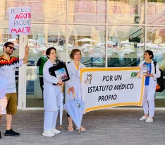 Algunas de las imágenes que ha dejado la protesta de los médicos, hoy, en Soria. | CESM