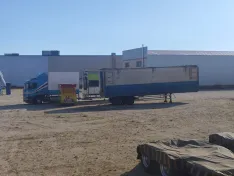 Montaje de las atracciones de feria en su nueva ubicación. | SN