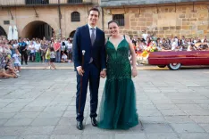 Foto 10 - Del rosa champ&aacute;n al rojo sanjuanero: las juradas convierten la alfombra roja en la primera pasarela de las fiestas