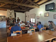 Foto 3 - Castillejo de Robledo instruye a especialistas en rastreo de sangre