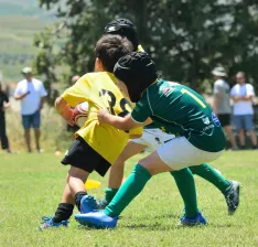 Foto 3 - La Escuela Caja Rural de Rugby destaca entre canteras de Espa&ntilde;a y Francia