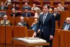 Foto 5 - Un arropado Ma&ntilde;ueco toma posesi&oacute;n como presidente de la Junta: &ldquo;Castilla y Le&oacute;n no necesita reinventarse&rdquo; 
