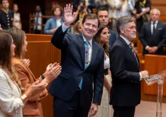 Foto 7 - Un arropado Ma&ntilde;ueco toma posesi&oacute;n como presidente de la Junta: &ldquo;Castilla y Le&oacute;n no necesita reinventarse&rdquo; 