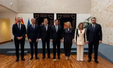 Foto 4 - Un arropado Ma&ntilde;ueco toma posesi&oacute;n como presidente de la Junta: &ldquo;Castilla y Le&oacute;n no necesita reinventarse&rdquo; 